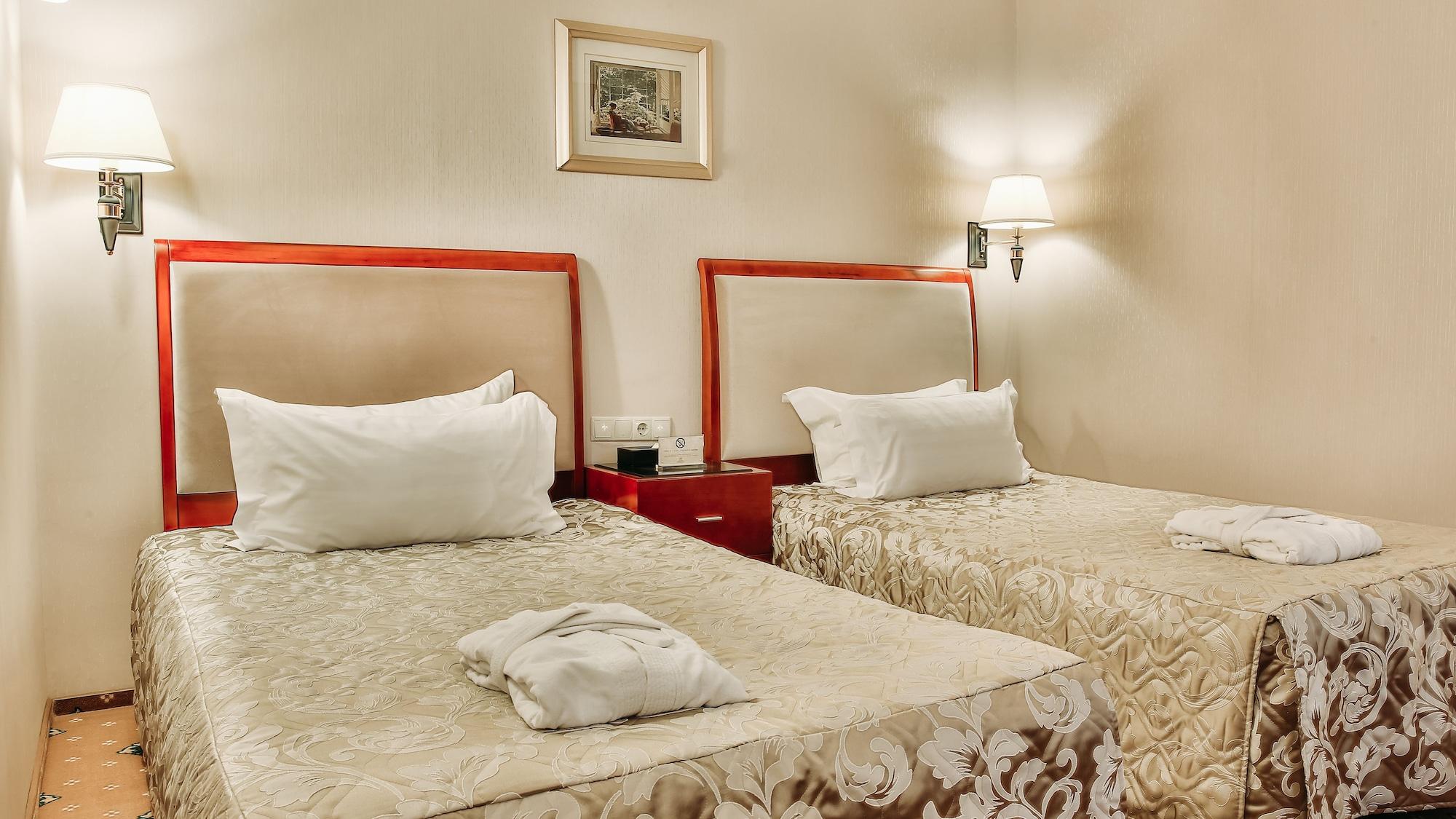 Goldman Empire Hotel Astana Buitenkant foto