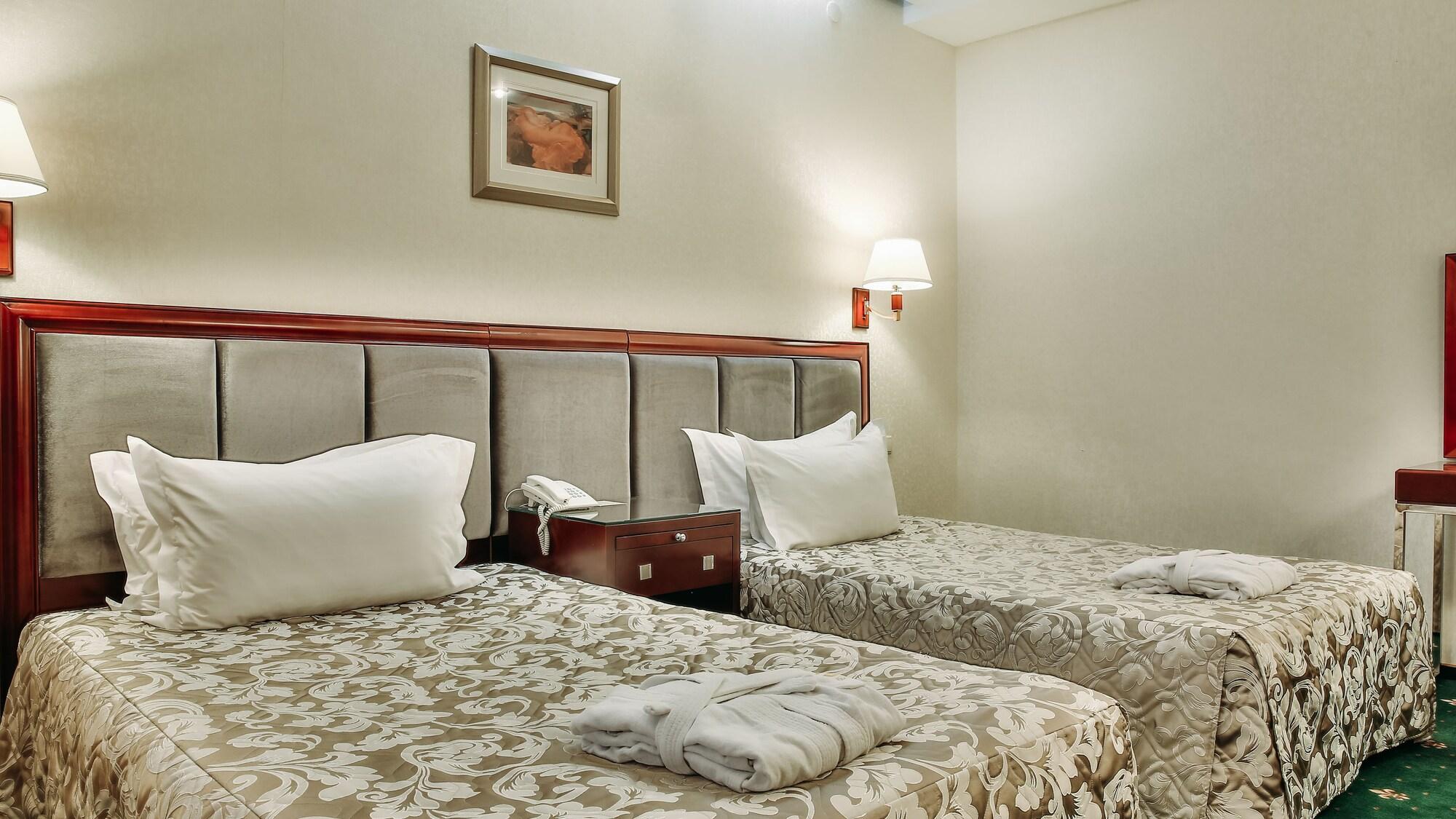 Goldman Empire Hotel Astana Buitenkant foto