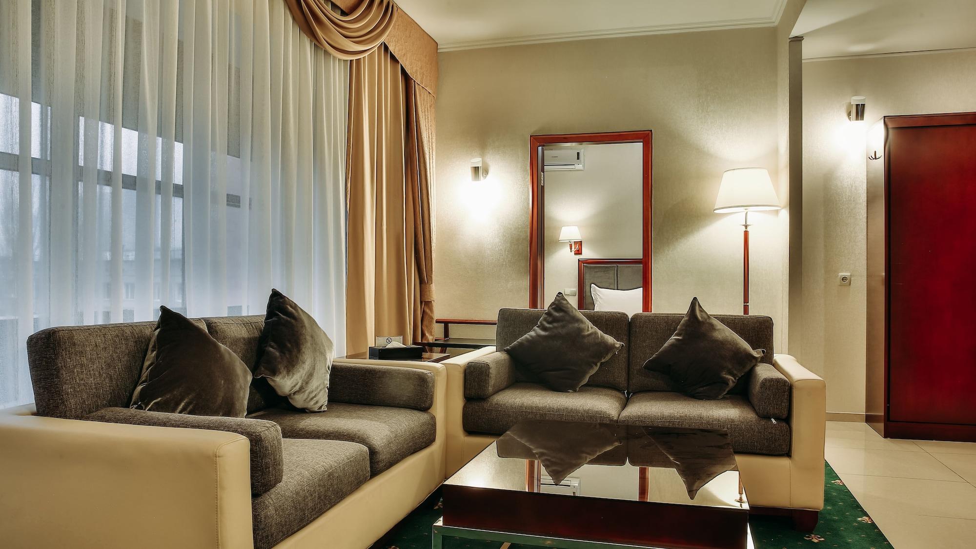 Goldman Empire Hotel Astana Buitenkant foto