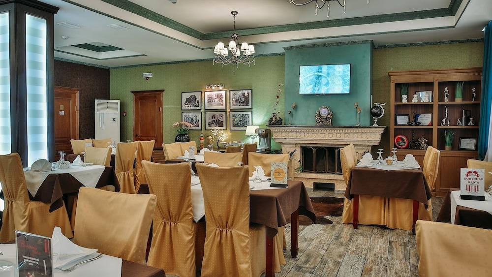 Goldman Empire Hotel Astana Buitenkant foto