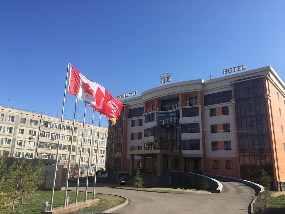 Goldman Empire Hotel Astana Buitenkant foto