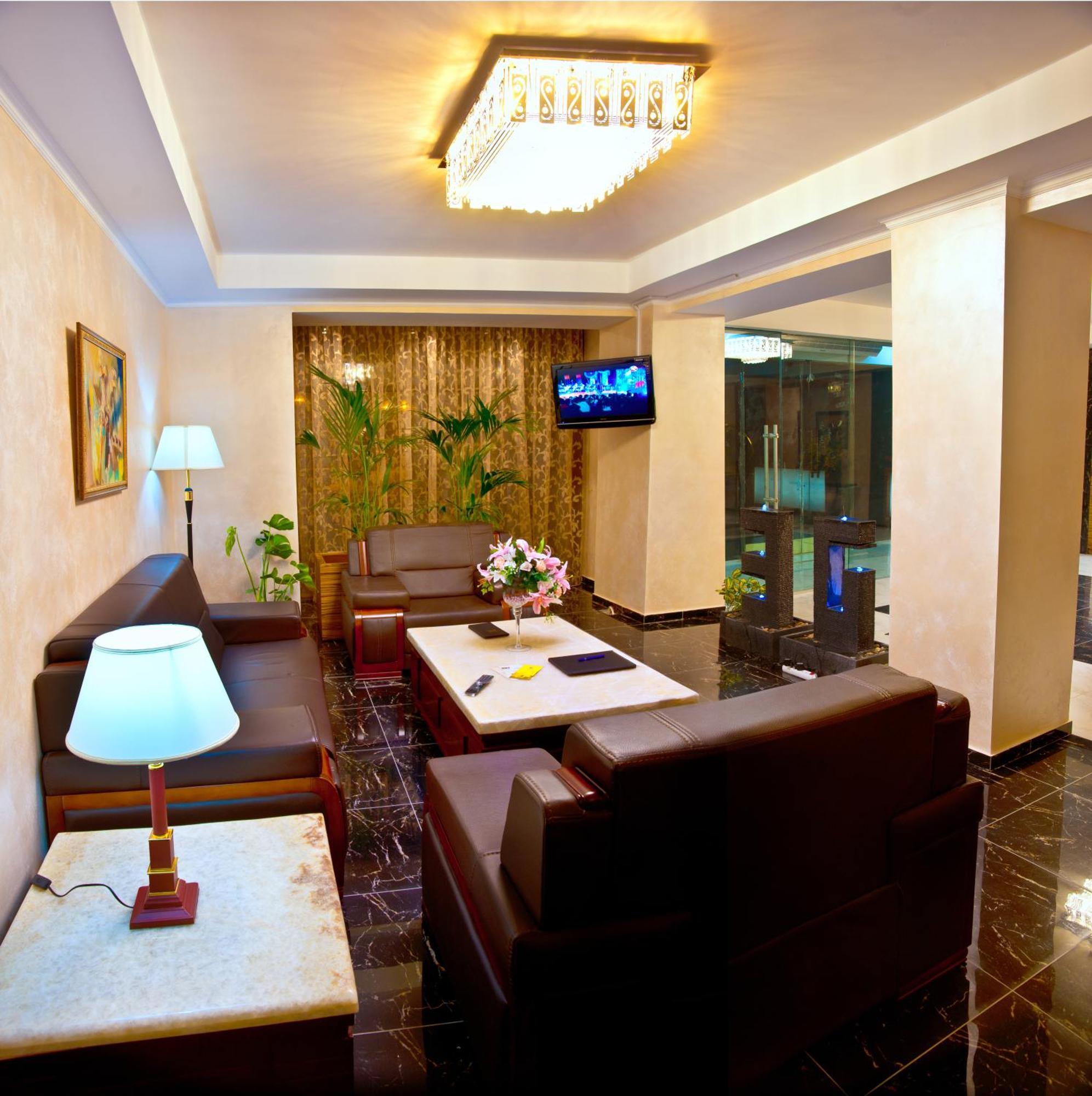 Goldman Empire Hotel Astana Buitenkant foto