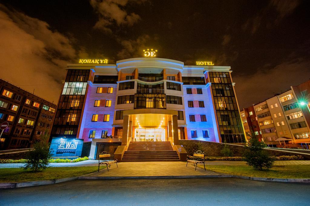 Goldman Empire Hotel Astana Buitenkant foto