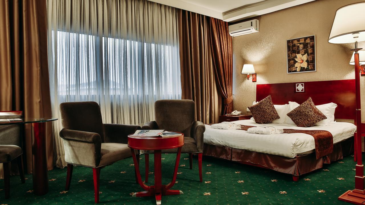 Goldman Empire Hotel Astana Buitenkant foto