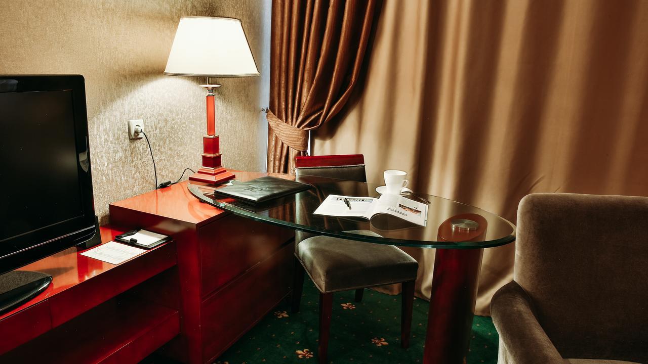 Goldman Empire Hotel Astana Buitenkant foto