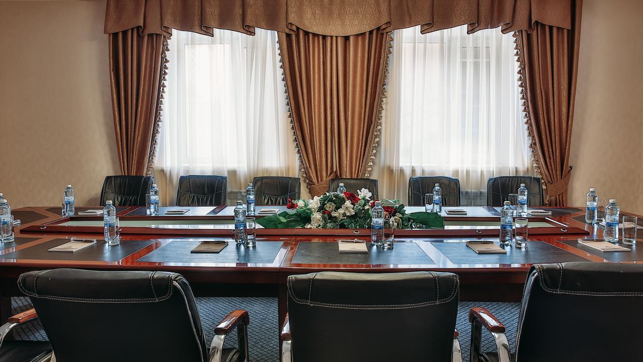 Goldman Empire Hotel Astana Buitenkant foto