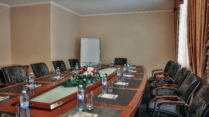 Goldman Empire Hotel Astana Buitenkant foto